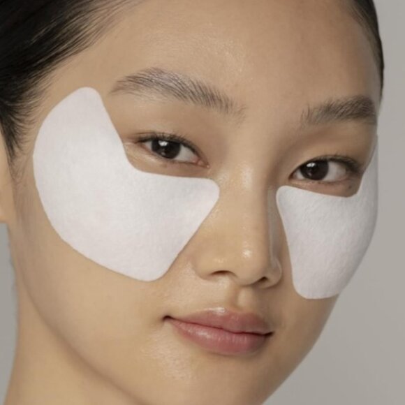 Shiseido Vital Perfection Uplifting and Firming Express Eye Mask - Picture 5 of 5